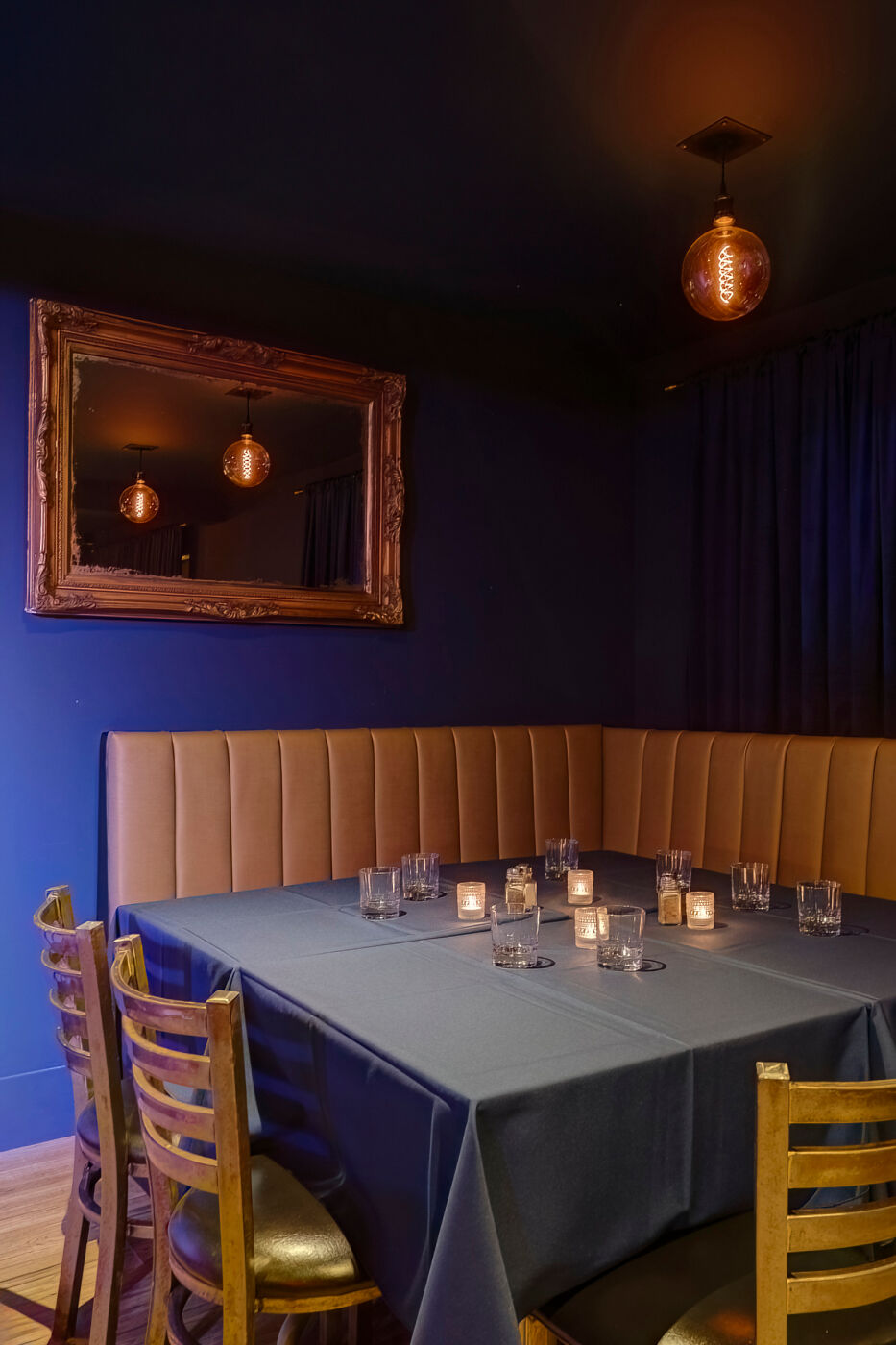 Banquette de la Salle Point G